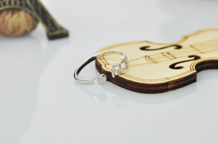 1383718073_248682925