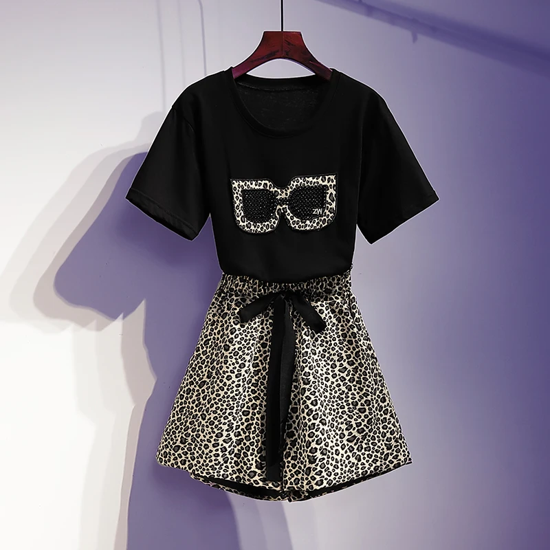 

New Fashion Summer Plus Size Women's Sets Two Piece Set Short Sleeve Black T-Shirt Top And Leopard Shorts Pants Suits Women