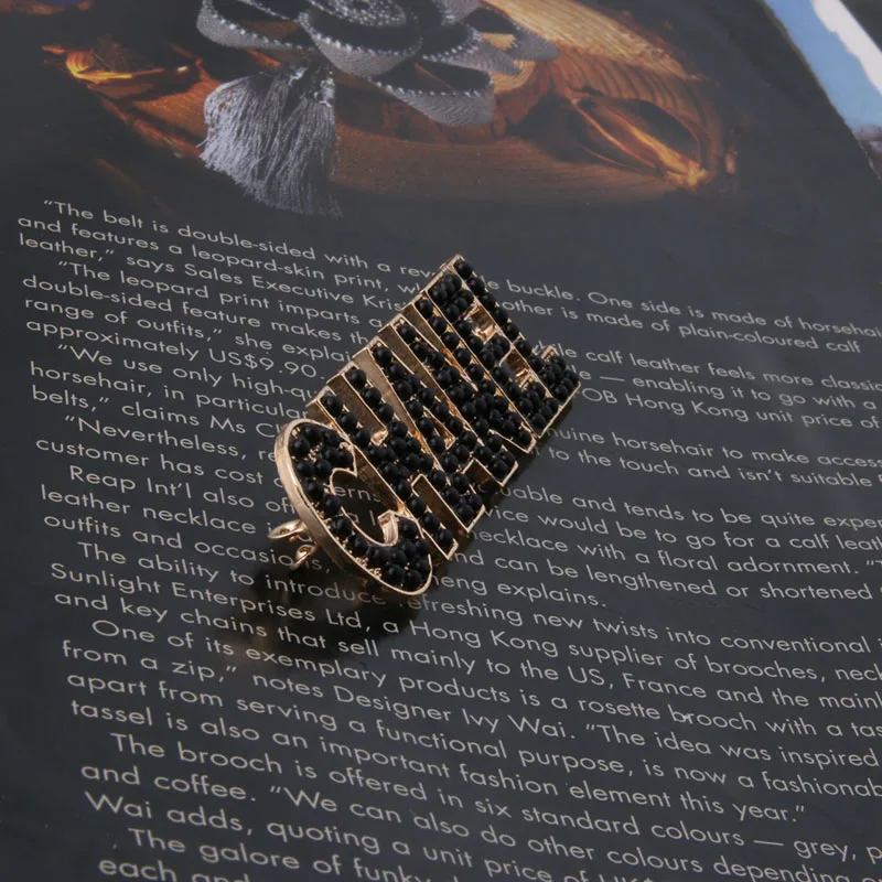 

New women's brooch letter 63-93 Brooches pin rhinestone accessories with decorative buckle needle pearl brooch gift