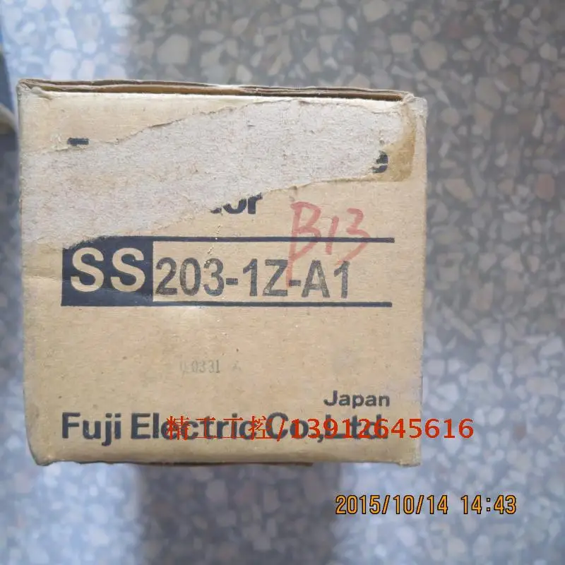 

[SA] Fuji Japan's Fuji new original solid state relay AC240V SS203-1Z-A1 physical map