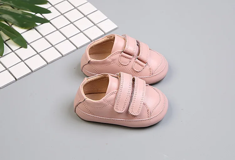 Bebê da Criança Sapatos de Cor Escorregadio das Crianças Couro Genuíno Novo Pura Cabeça Redonda Pasta Mágica Borracha Macio Sapatos Casuais 9 de cor pura cabeça redonda pasta mágica
