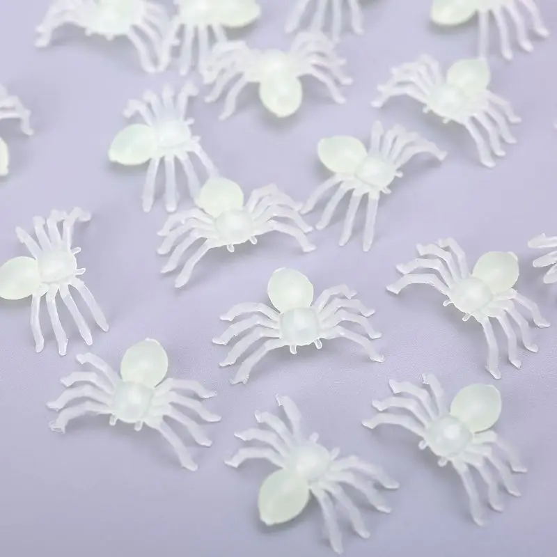

50Pcs Small Luminous Plastic Fake Spider Toys Funny Joke Prank Props Halloween toys