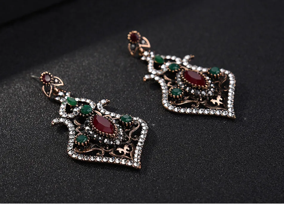vintage-long-pendant-earrings_08