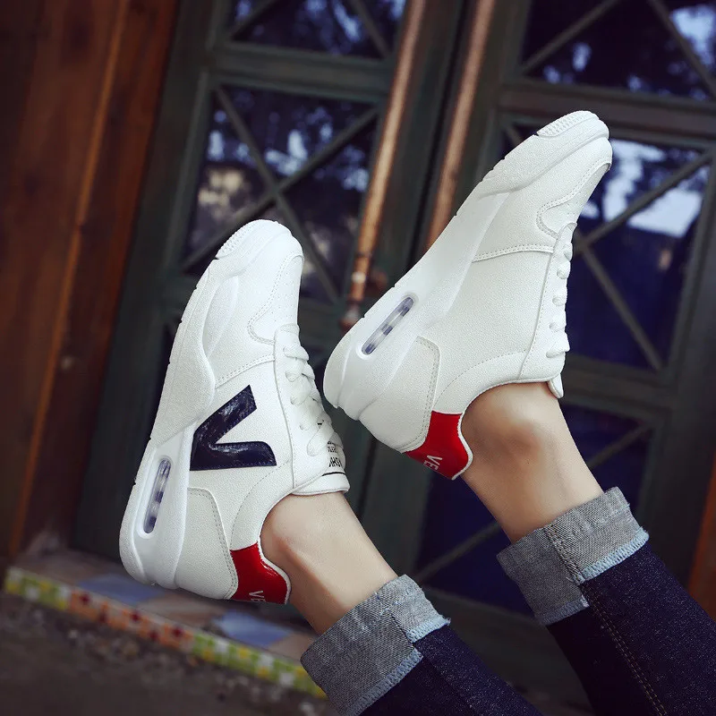 

2019 new spring white sports women's thick white shoes air cushion casual shoes running board women's shoes free post