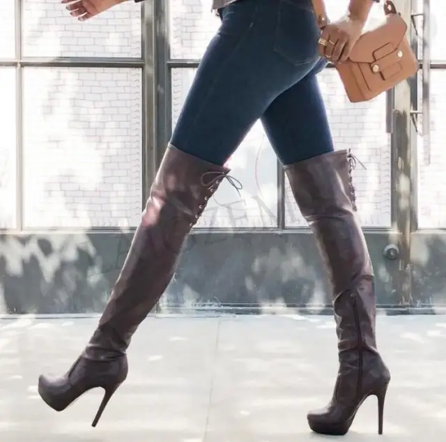 stivali marroni tacco