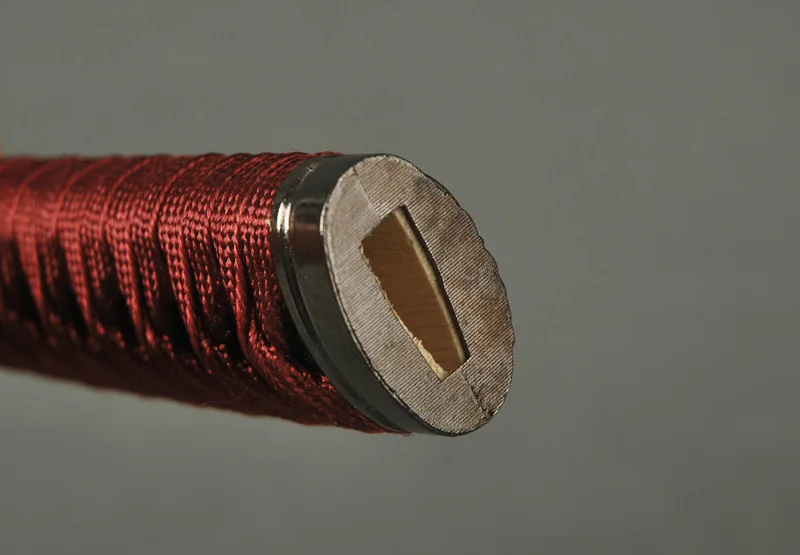 Красивая ручка Tsuka коричневый шелк Ито и имитация черной кожи сплава фучи Кашира