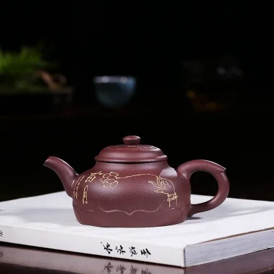 

2018 new style 240ml Famous handmade purple clay pot Yixing raw ore purple mud Kung Fu tea set Zen lotus carved lotus pot teapot