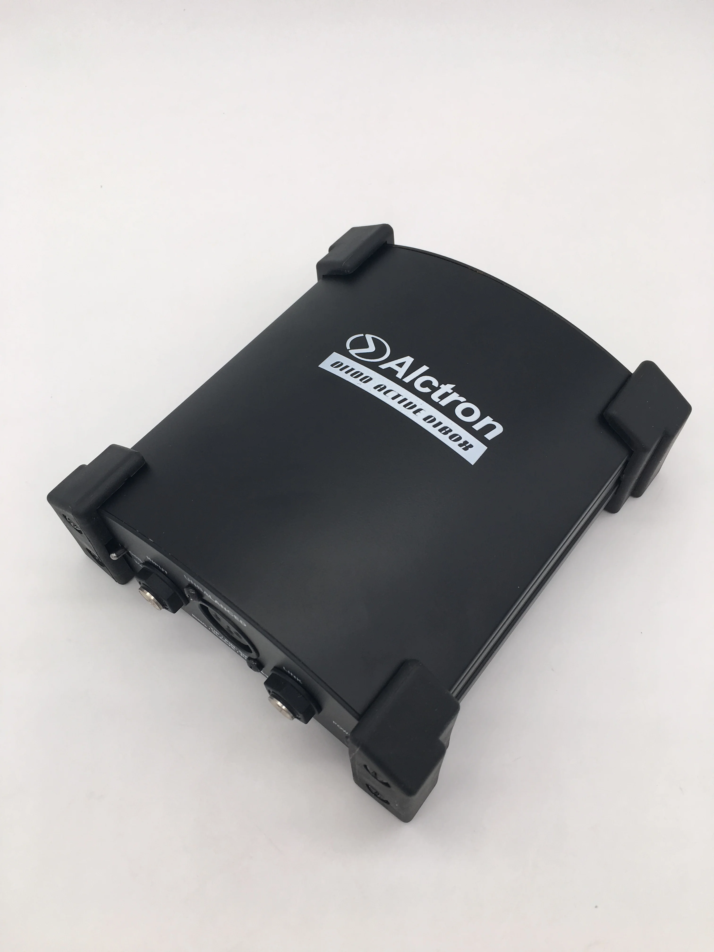 

Alctron DI100 Active DI box line balancer convert HI-Z signal to LO-Z XLR for guitar recording,stage performance and studio room