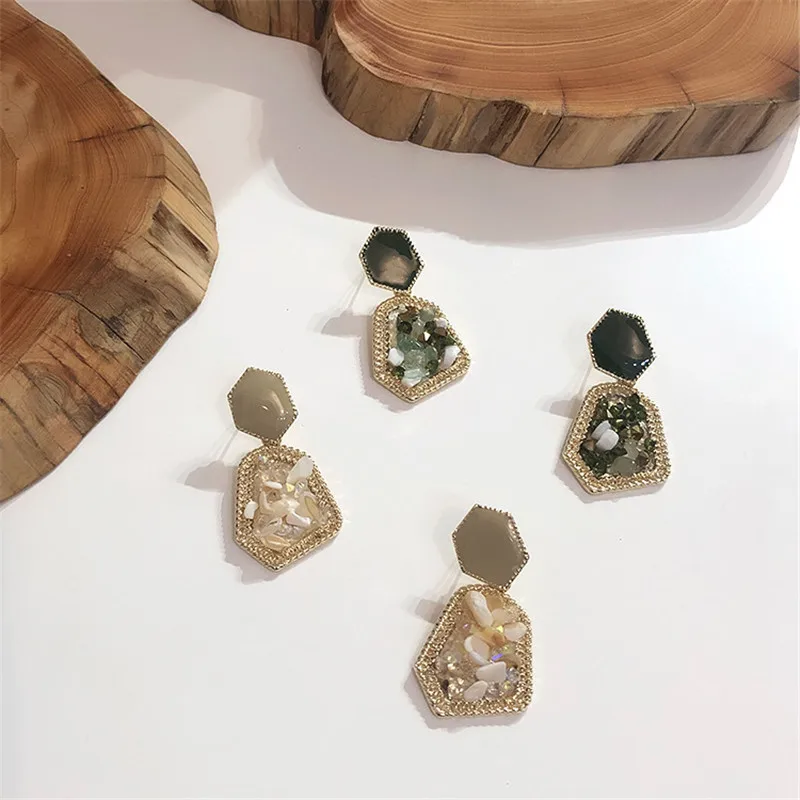 

2019 Korean Vintage Temperament Palace Style Crystal Drop Earrings For Women Elegant Rhombus Metal Pendientes Mujer Moda Jewelry