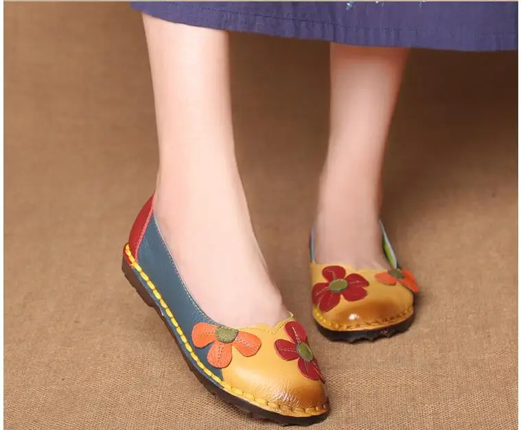 SHIDIWEIKE/Осенняя модная разноцветная обувь на плоской подошве с круглым носком и цветочным узором; винтажная женская обувь из натуральной кожи на плоской подошве; Лоферы для девочек; M141