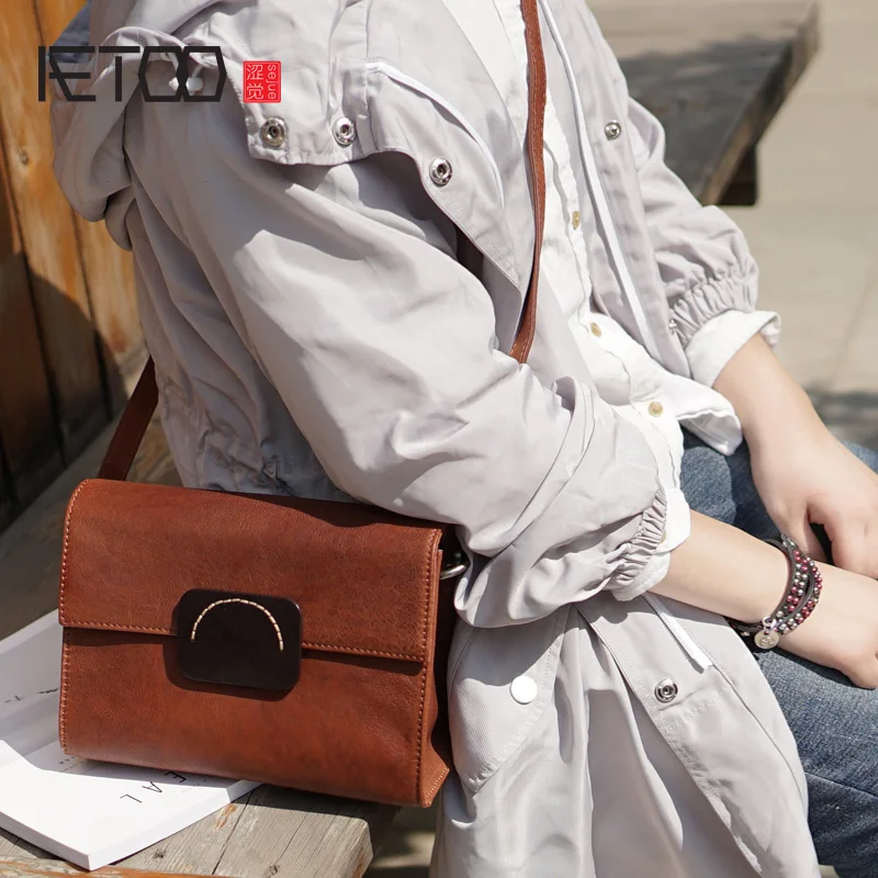 

AETOO British style fashion retro handmade cowhide crossbody bag, leather casual small simple women's commuter pack