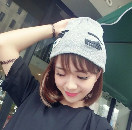 

Winter Keep Warm Knitted Hat Women Beanies Hat Casual Gorros Skullies Outdoor Cap with Cartoon Embroidery Eye Eyelash CP099