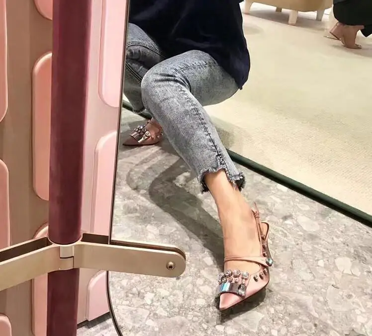 Fashion 2018 Shoes Pumps Women Dress Med Heels Pink Black Satin Crystal Metal Pointed Toe Slingback Shoes Cut-out Ladies Pumps