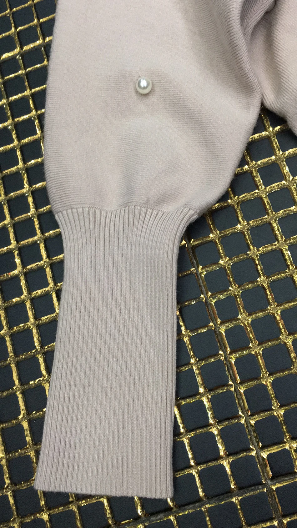 4697047f