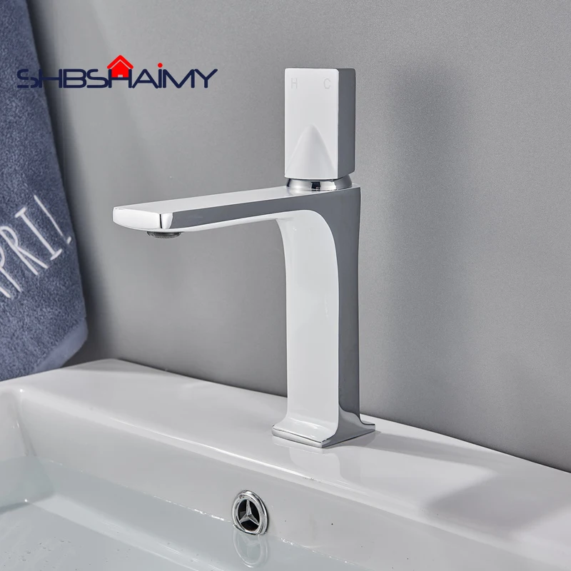 

Deck Mounted Chorme Polished Bathroom Basin sink Faucet Cold and Hot Water Mixer Single Handle Bathroom Tap(with cover plate)