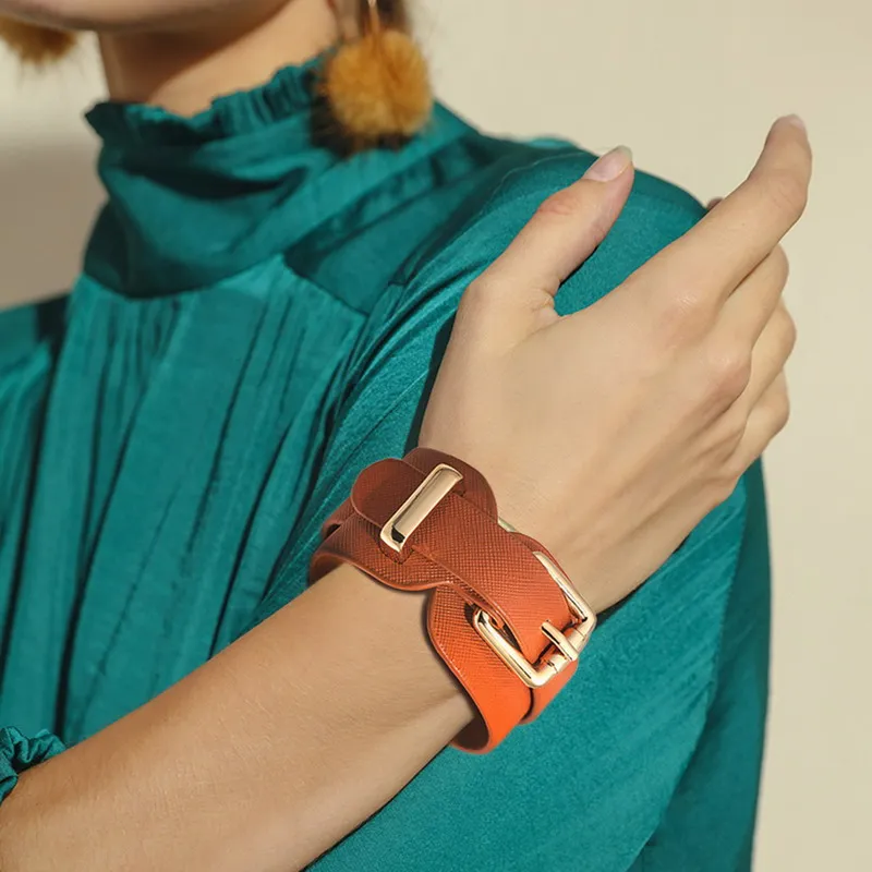 

New Fashion Retro Multicolor Adjustable Wide Leather Bracelet Temperament Simple Alloy Belt Fastener Bangle Women Jewelry Bijoux