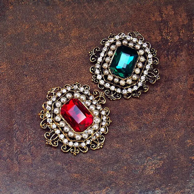 

Antique Gold Tone Vintage Style Square Glass Ceystal and Faux Pearl Victorian Brooch