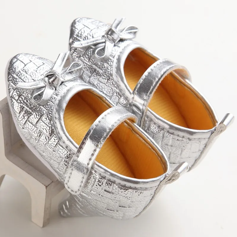 Фотографии золото детская обувь для девочек детские высокие каблуки Лук Кожа Детские Кроссовки Брендовая мягкая подошва острым малышей