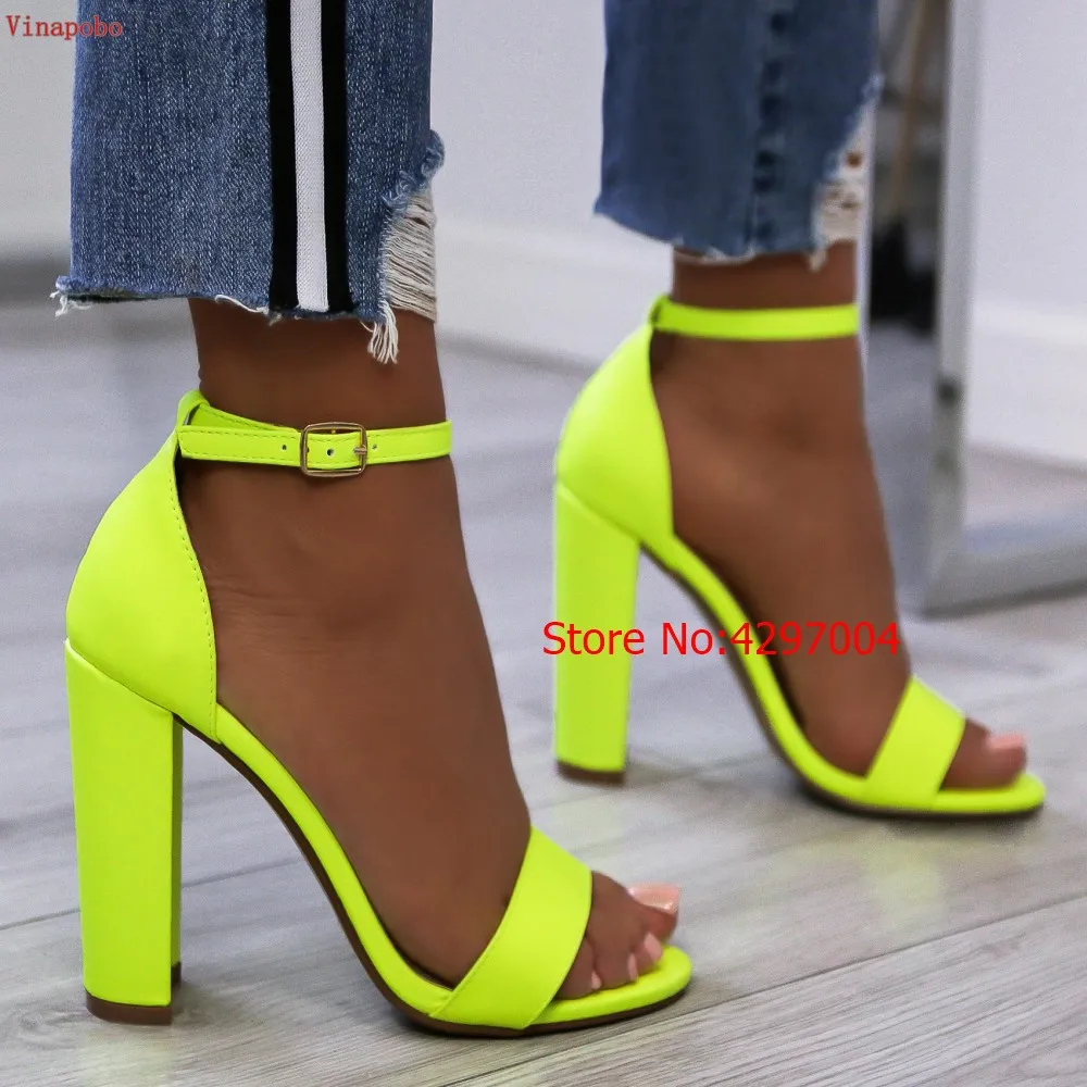 sandaly-na-slupku-neon-yellow-ariel
