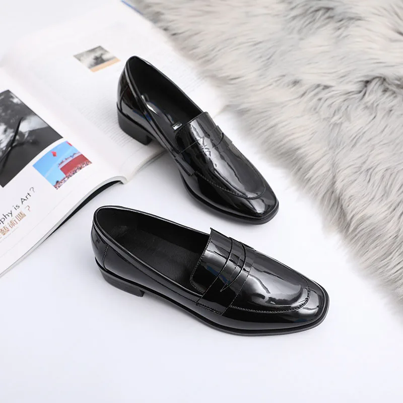 Women's shoes British style flat shoes female retro square head thick and lacquer leather pure color loafers women casual shoes Women's shoes British style flat shoes female retro square head thick and lacquer leather pure color loafers women casual shoes