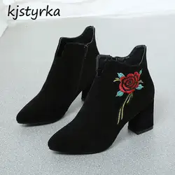 Kjstyrka фирменный дизайн botines mujer 2018 Женские ботинки модные классические вышитые розы женские зимние теплые ботильоны bota feminina