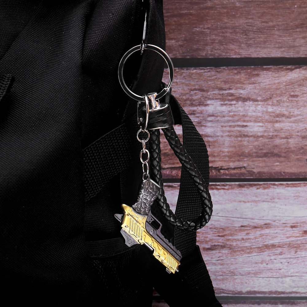2019 Hot Player Weapon anime Keychains Men Mini Revolver Model Car Key Chain Key Ring for Men Super Cool Gifts porte clef brelok 2019 Hot Player Weapon anime Keychains Men Mini Revolver Model Car Key Chain Key Ring for Men Super Cool Gifts porte clef brelok