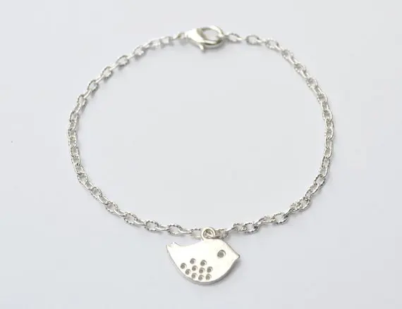 

Petite Peace Symbol Pigeon Lucky animal Amulet Flying Bird Sparrow Swallow Baby American Condor Charm Pendant Bracelet Jewelry