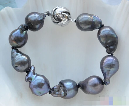 

>>>>> BLACK BAROQUE KESHI REBORN PEARL BRACELET