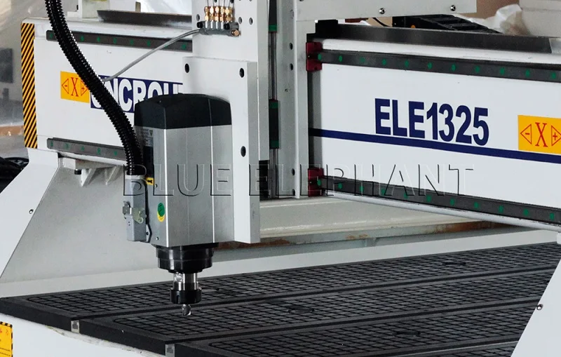 4.5kw hsd spindle of 1325 steel frame  cnc router machine