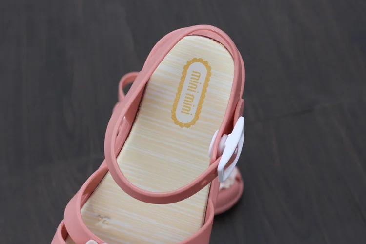 Детская мини-обувь с цветами г. Новые летние детские сандалии с перекрестными ремешками милые детские пляжные сандалии с пряжками для маленьких девочек, размер 24-29