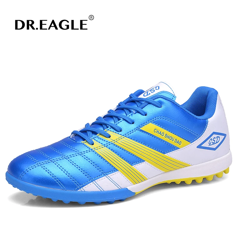 bottes avec crampons intégrés