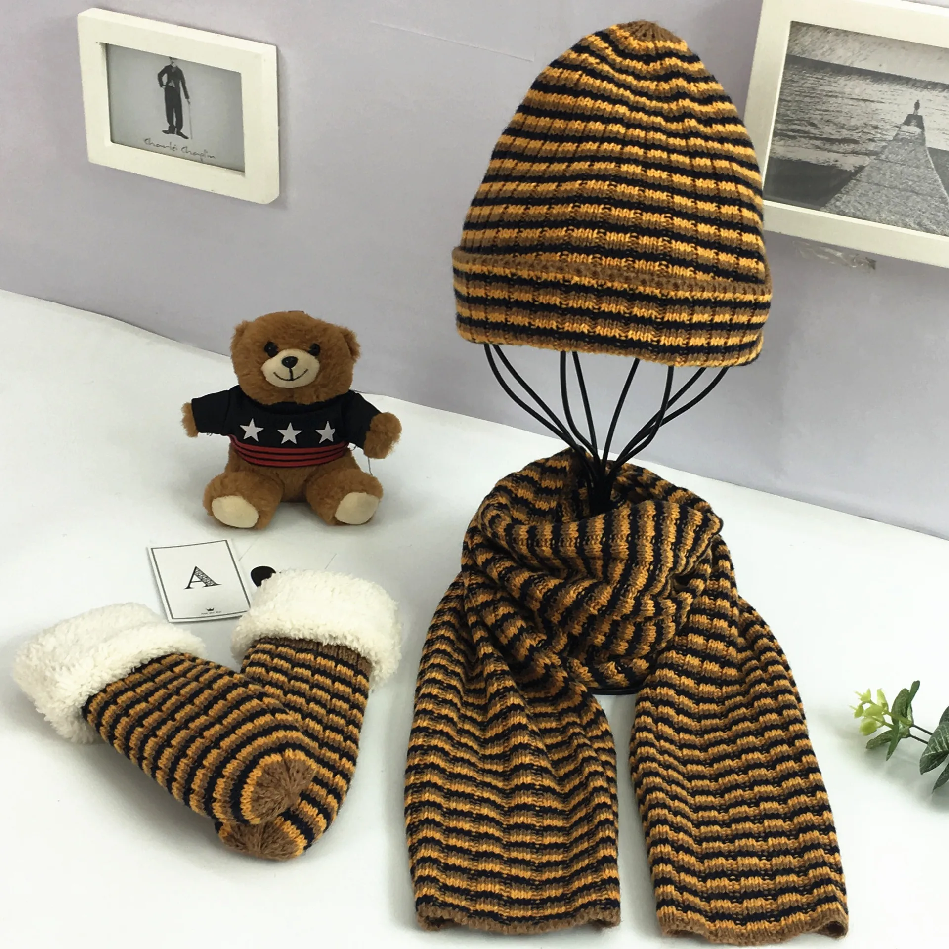 Scarf hat glove three pieces of winter children's scarf hat glove kit