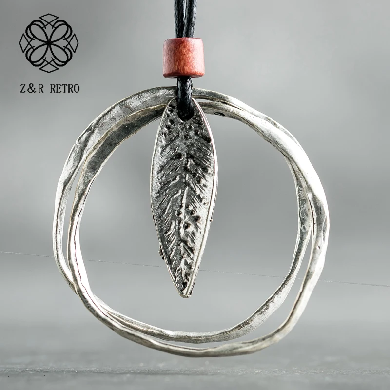 

Simple Necklace Wood Beads Leaf Pattern Retro Unicorn Necklace Adjustable Sweater Rope Chain Zinc Alloy Women Accessories