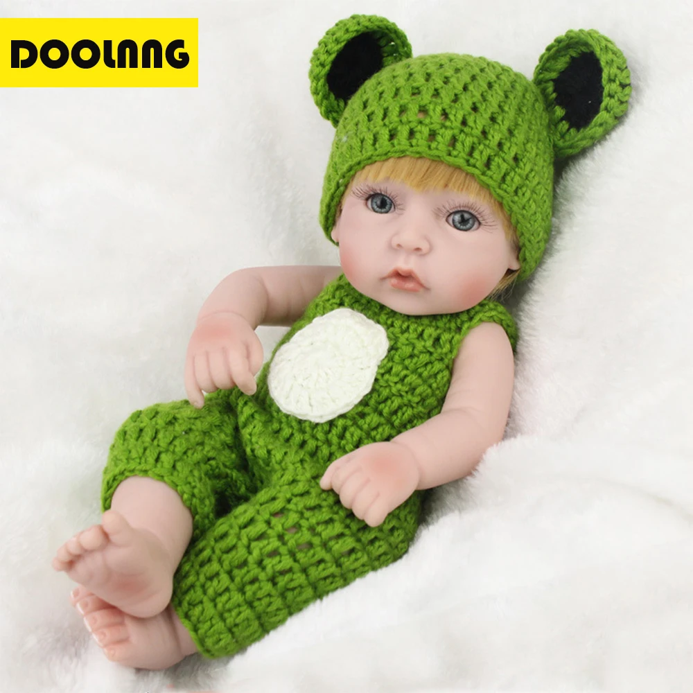 

DOOLNNG Soft Body Silicone Reborn Baby/Doll Lifelike Newborn Toy Acrylic Eyes Practice Bathe/Wear Clothes Partner Toys DL-W01