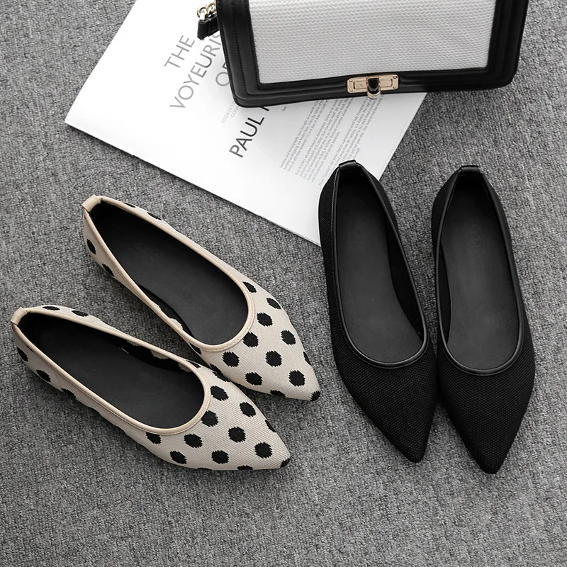 

2019 spring new style simple and simple polka dot casual shoes women soft and comfortable pointed casual shoes.