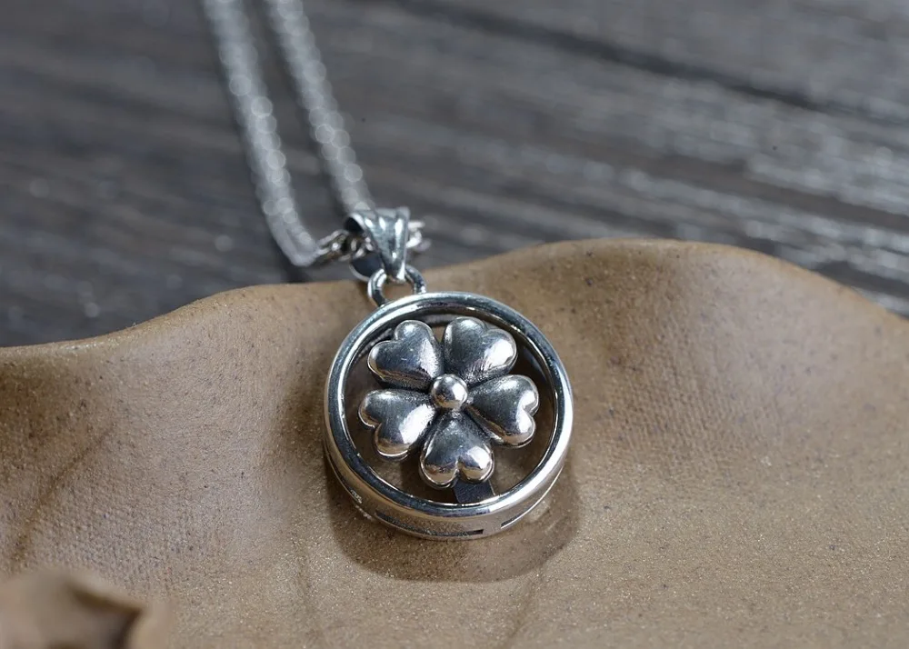 silver-necklace005a