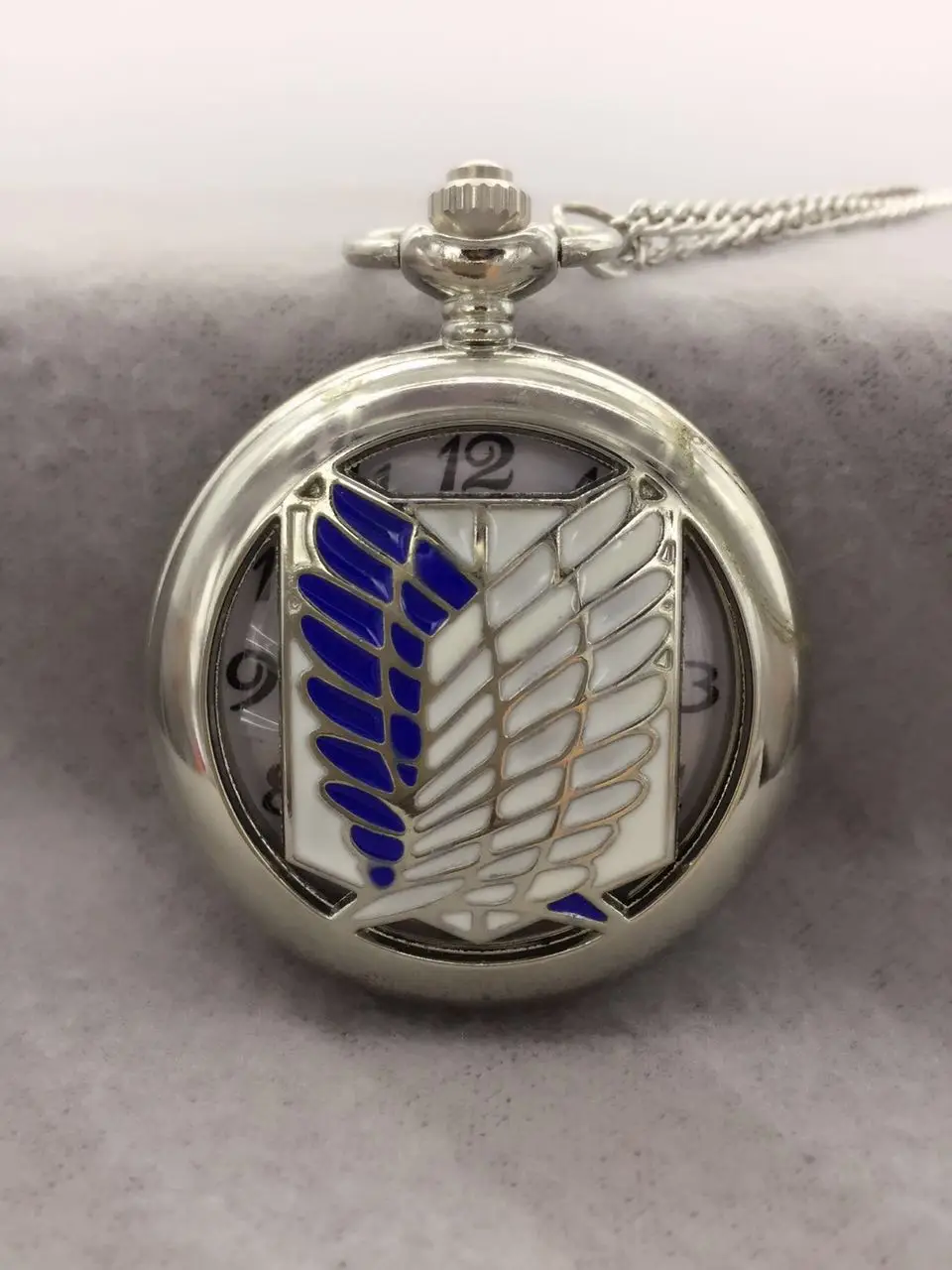 wholesal-pocket-watches-anime-attack-on-titan-shingeki-no-kyojin-scouting-legion-necklace-silver-vintage-pendant-free-shipping