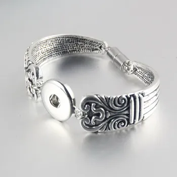 

Wholesale 20mm Engraved Interchangeable Snap Button Bracelet with Magnet Clasp Diy Snap Button Bangles For Men Women