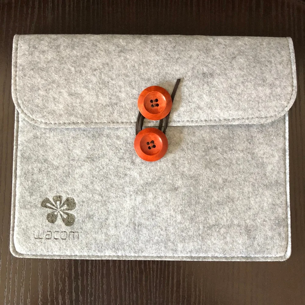 

Wacom Felt Protective Bag Suitable for CTL-671/672/690 CTH-690 CTL-6100/6100WL Medium Size(Grey)