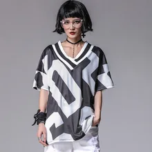 Европа Новинка Летняя женская уличная мода свободная плюс размер геометрическая сексуальная футболка с v-образным вырезом Топ Женская Повседневная Хип-хоп рубашка