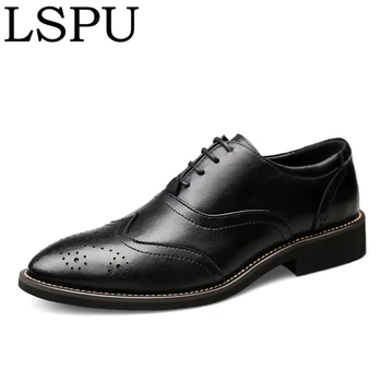 

British Style Men Brogue Shoes Lace-up Fashion Men Dress Shoes Bullock Carved Business Casual Leather Shoes Male Plus Size 38-46