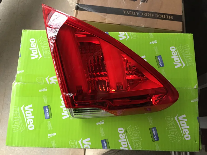 for Dongfeng Peugeot 2008 2014 2015 taillight rear light tail lamp assembly tail lights inner tail lamp