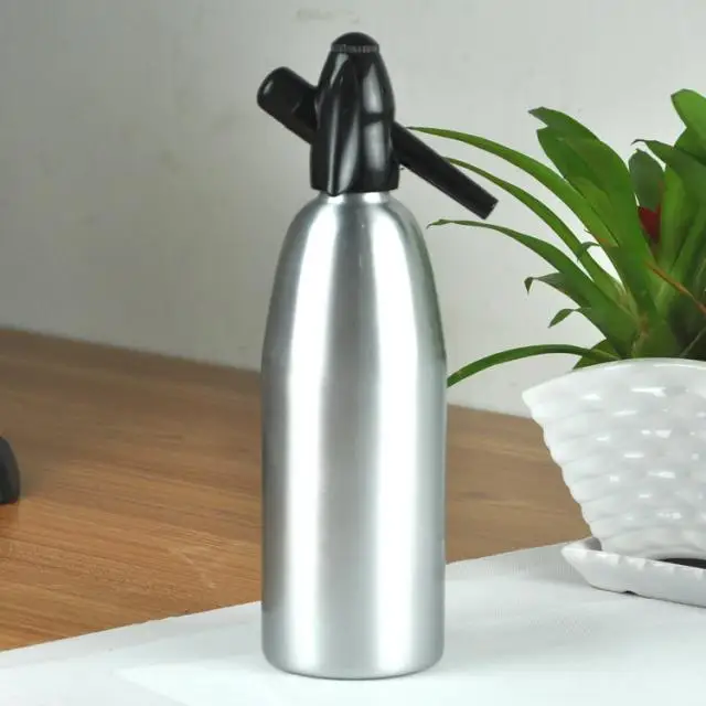 «Сделай сам» для газированной воды сифон домашний, для напитков сок машина пивной бар соды сифон Сталь бутылки содовой поток цилиндры из пенистого материала Co2 инжектор - Цвет: Silver