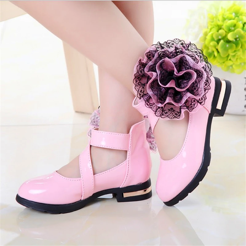 Лидер продаж; стиль; милые кожаные туфли с цветочным узором для девочек; обувь для девочек; детская кожаная обувь для девочек; цвет черный, красный, розовый; обувь принцессы для девочек; Лидер продаж