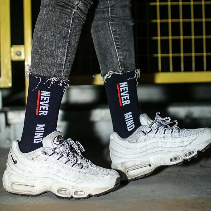

IMINCN 1Pair Harajuku INS Young People Hiphop fire burning Cotton Dance Street High Fashion Black White Sock