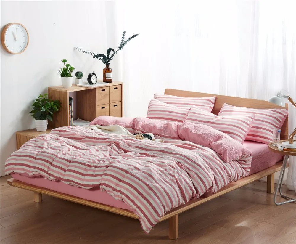 

Newly washed cotton bedding set ,Include Duvet Cover Bed sheet Pillowcase