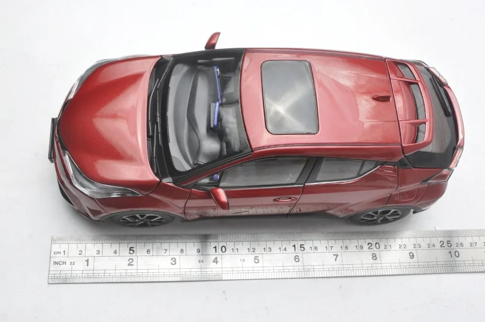 1:18 литье под давлением модель для Toyota C-HR все красные и синие Interier Игрушечная машина из сплава миниатюрная коллекция подарки CHR C HR