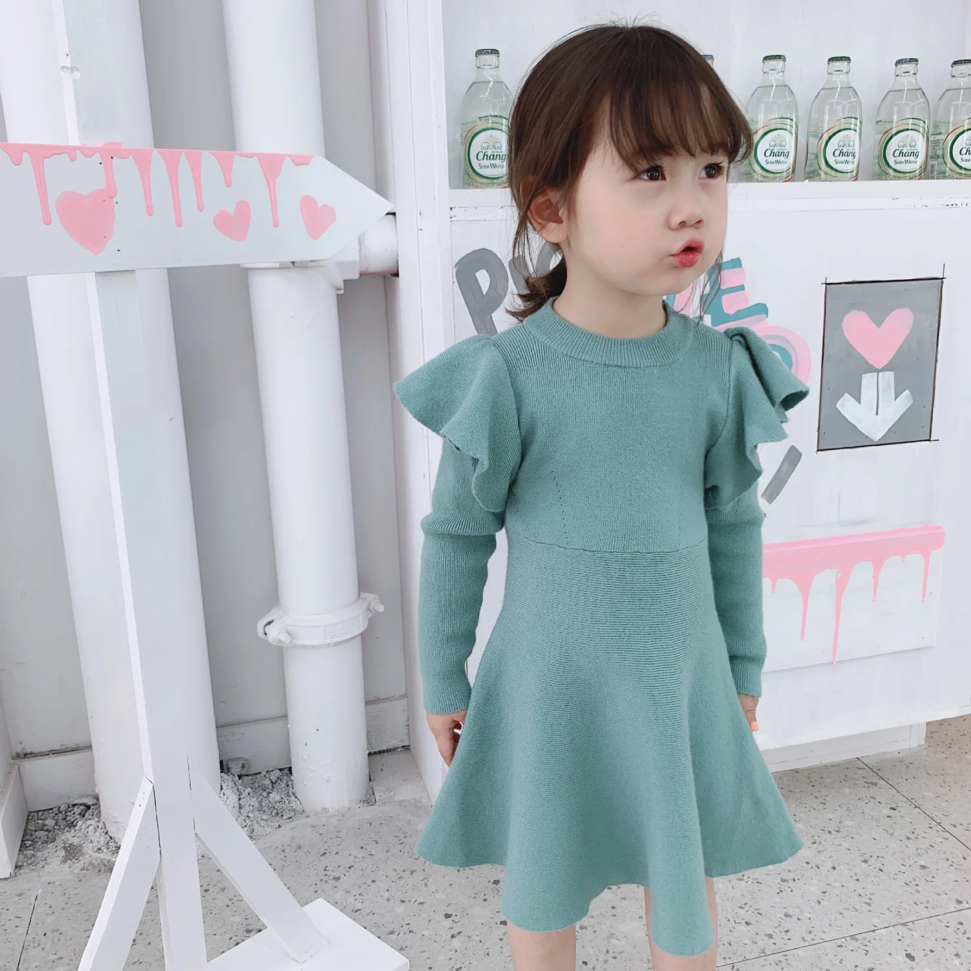 Новое корейское платье-свитер для девочек с круглым вырезом и кромкой в виде листьев лотоса вязаные свитера для маленьких девочек облегающее и тянущееся платье для малышей