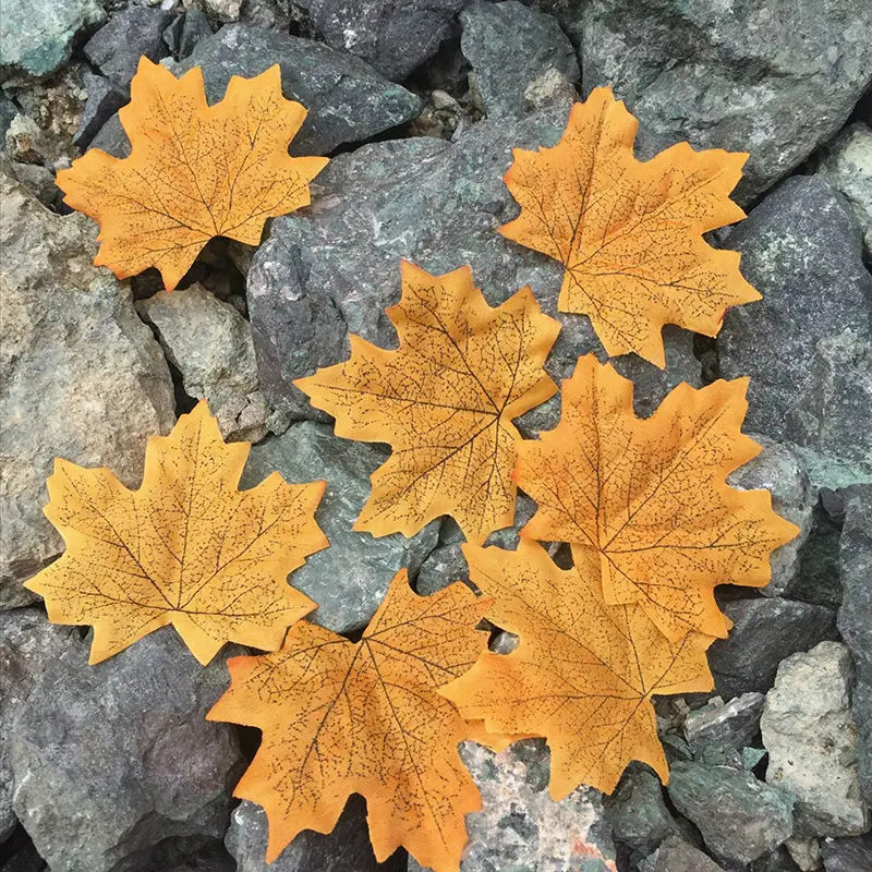 50Pcs DIY Colorful Autumn Leaves Maple Leaves Simulation Foliage Decoration