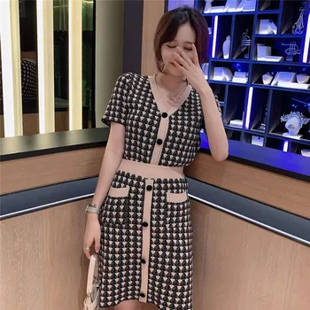 

Women 2 Piece Sets Single-breasted V-neck Sweater&Mini Skirt Suits Color Contrast Dress Outfits retro Fashion Knitted Skirt Sets